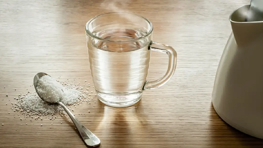 Bir bardak sıcak suyun anatomisi: İşte bilimin onayladığı 4 mucizevi etki