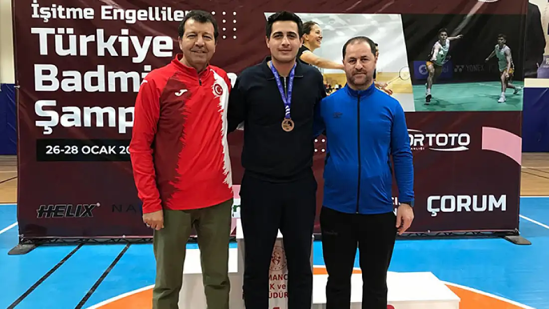 Elazığ’ın gururu Baygeldi, raketini konuşturdu, madalyayı kaptı