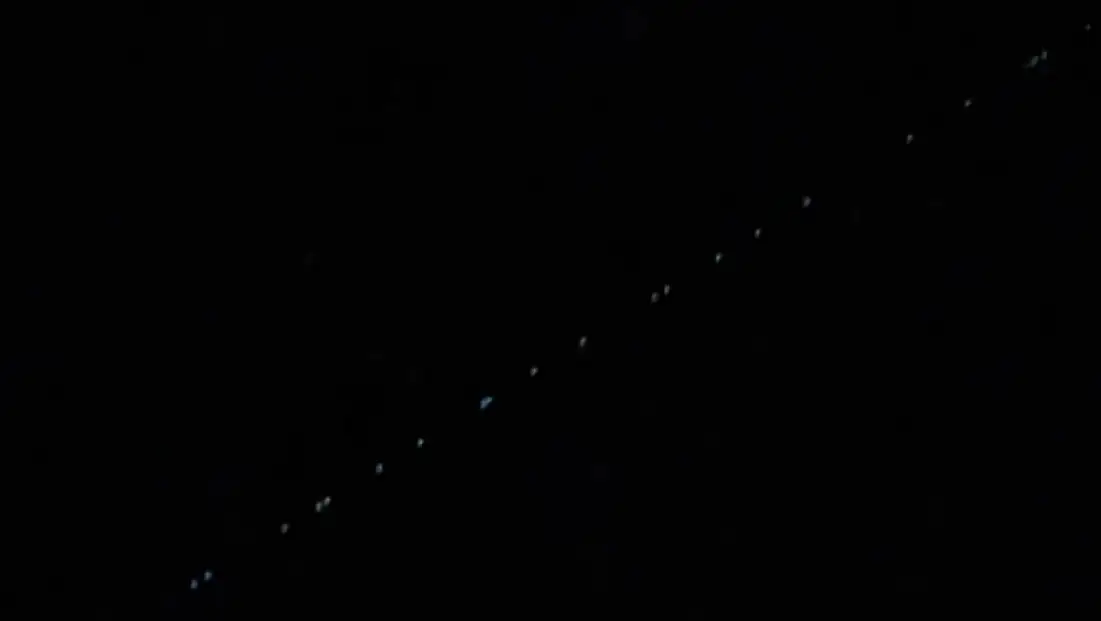 Elazığ semalarında beliren ışıklar kısa süreli şaşkınlık yarattı