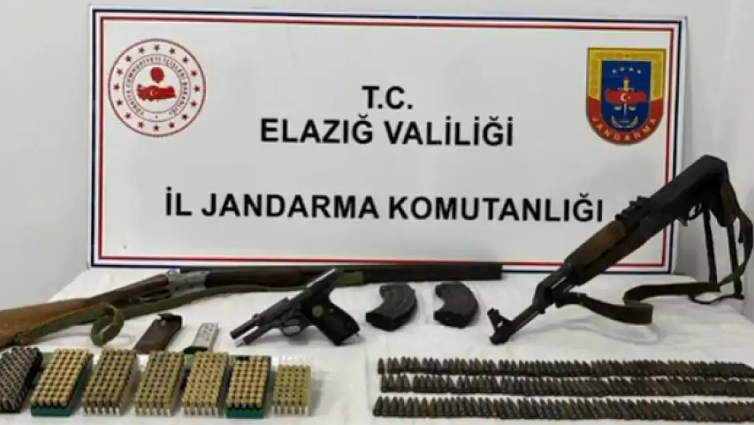 Elazığ'da jandarma operasyonu: Evden kaleşnikof ve cephanelik çıktı