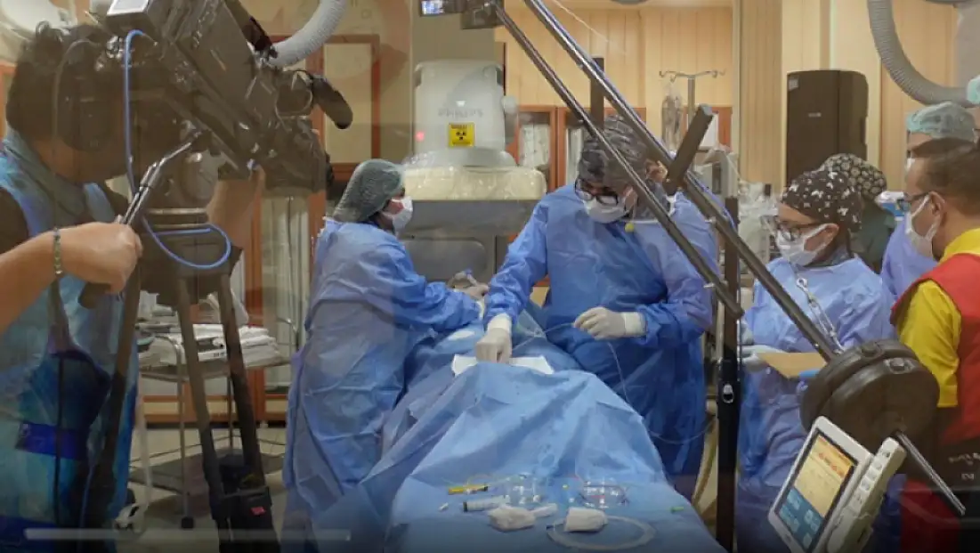 Girişimsel radyolojinin devleri Elazığ’da buluştu: 15 yıllık tecrübe