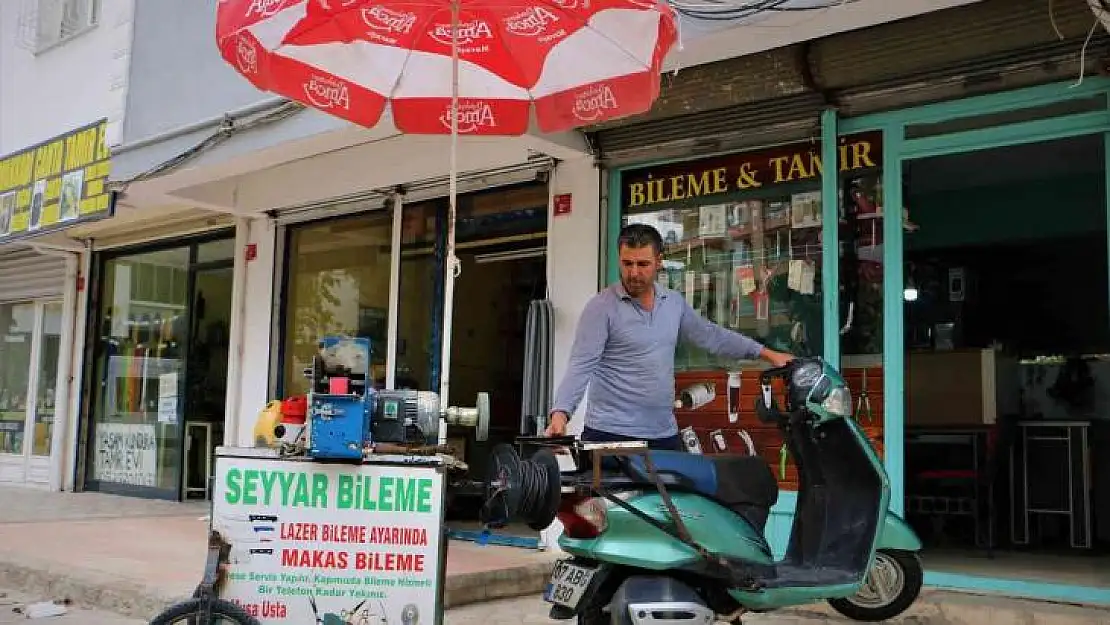 'Çark' kelimesinden yola çıktı, yıllardır kentte seyyar bileycilik yapıyor