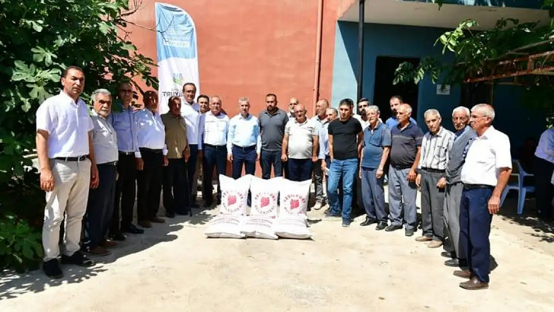 239 çiftçiye 21 ton arpa