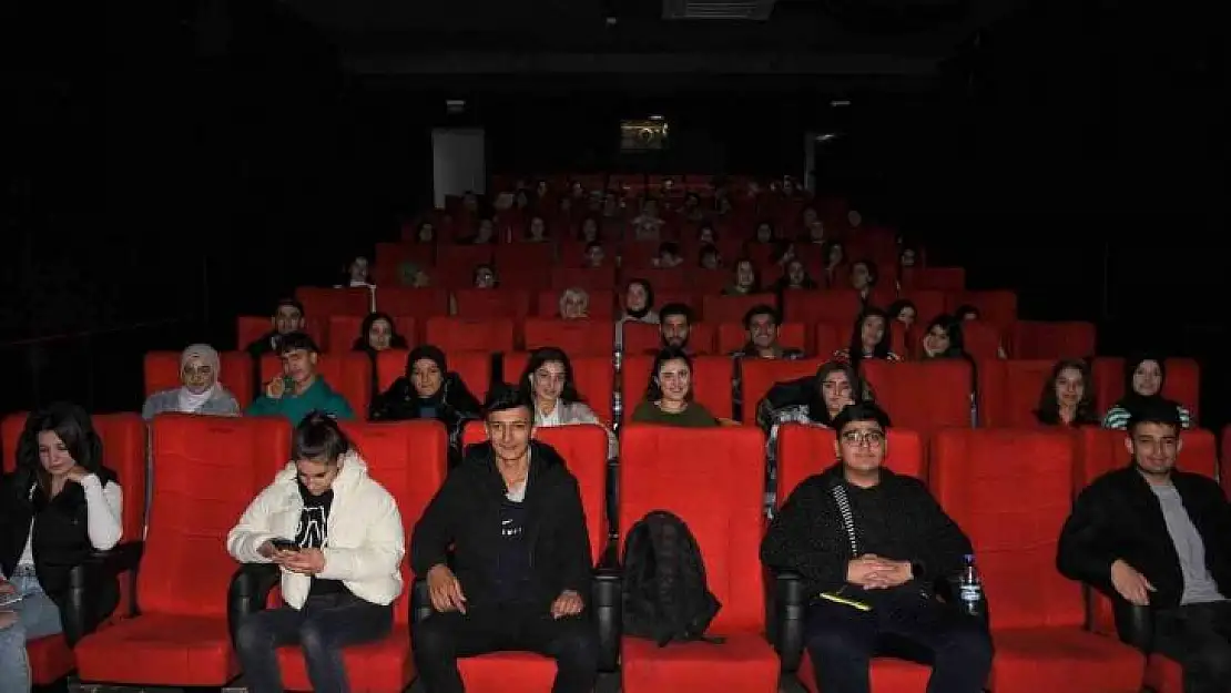 4 bin öğrenci sinema keyfi yaşadı