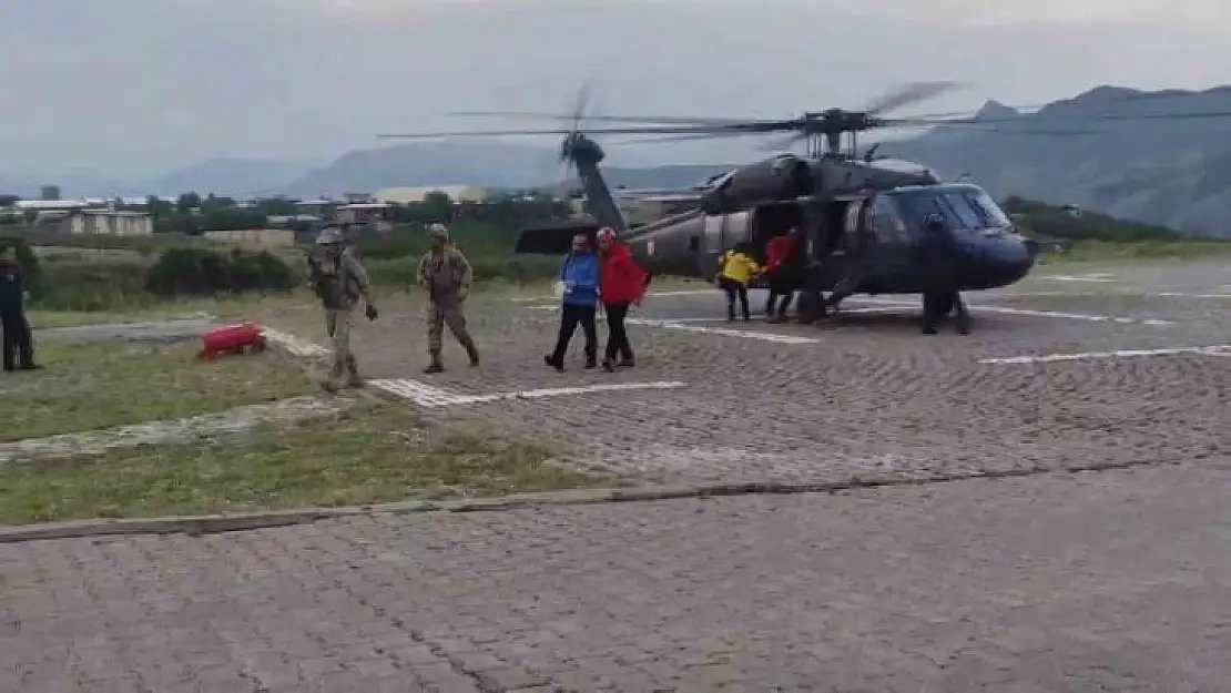 7 saat yürüyüp kayboldu, jandarma teyakkuza geçti