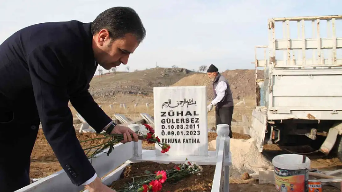 Aile ve Sosyal Hizmetler Bakanlığı, Elazığ'da kimsesizler mezarlığına gömülen engelli kızın mezar taşını yaptırdı