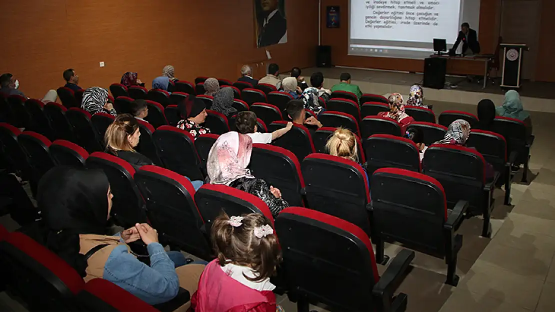 Ailelere Değerler Eğitimi eğitimi  verildi