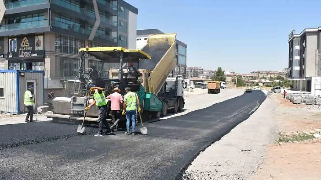 Bağlar Belediyesi yol ve asfalt çalışmalarını sürdürüyor