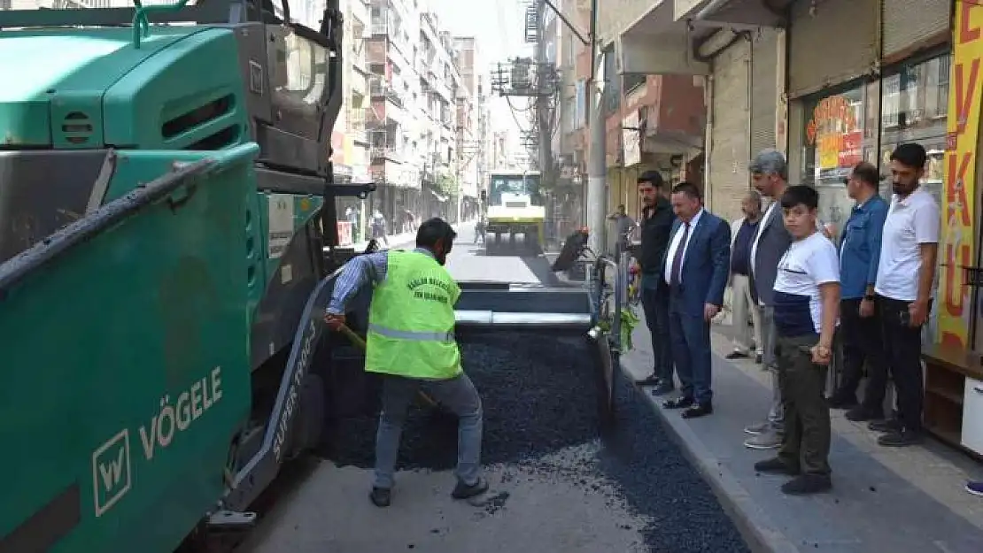 Bağlar Belediyesinden asfalt çalışması