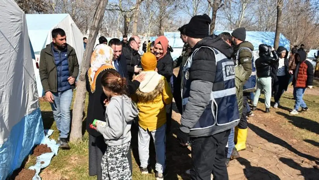 Bağlar'da depremin yaraları sarılıyor