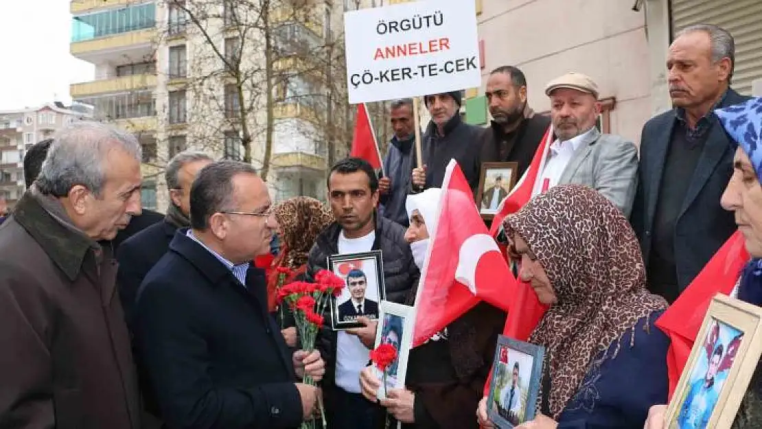 Bakan Bozdağ, Diyarbakır annelerini ziyaret etti: 'Çocukların hakkını kim arıyorsa biz onlarla beraberiz'