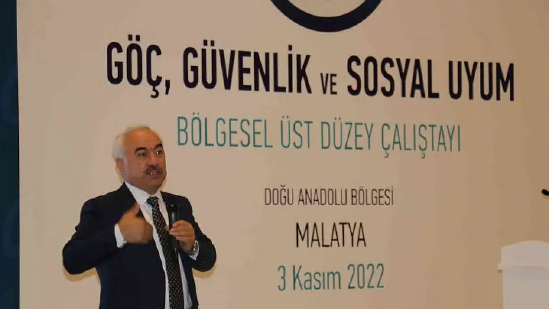 Bakan Yardımcısı Ersoy: 'Biz, birilerinin yaptığı gibi Ege Denizi'nde botlarını şişleyip, çocukları soğuk sularda ölüme mahkum edemezdik'