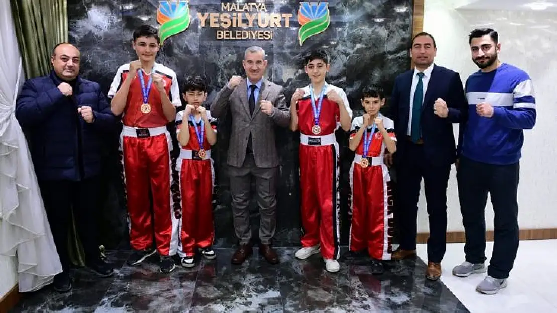 Başkan Çınar, şampiyon sporcuları ağırladı