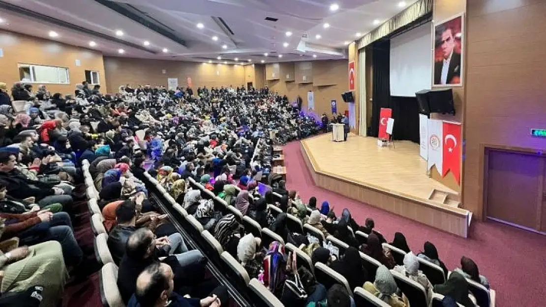 Bingöl'de 'Aile Bilinci' konferansı yapıldı