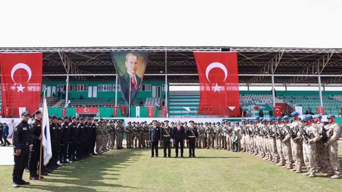 Bingöl'de Cumhuriyetin 100. yılı coşkuyla kutlandı