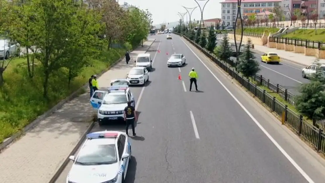 Bingöl'de dron destekli trafik denetimleri sürüyor