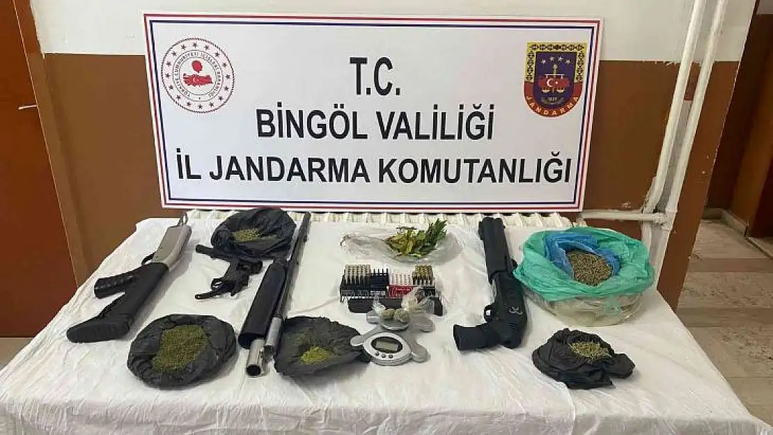 Bingöl'de düzenlenen operasyonda silahlar ve uyuşturucu ele geçirildi: 2 gözaltı