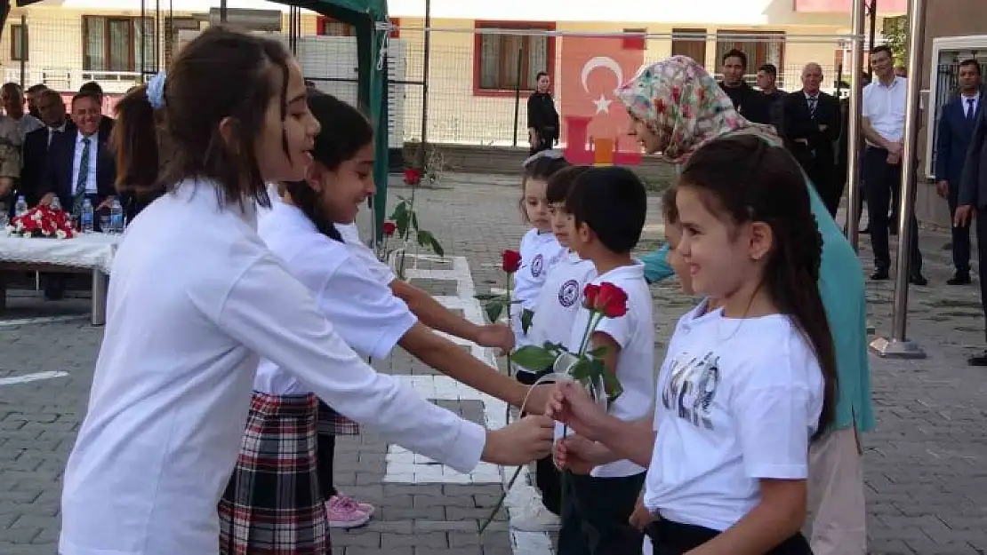 Bingöl'de eğitim-öğretim yılının ilk ders zili çaldı