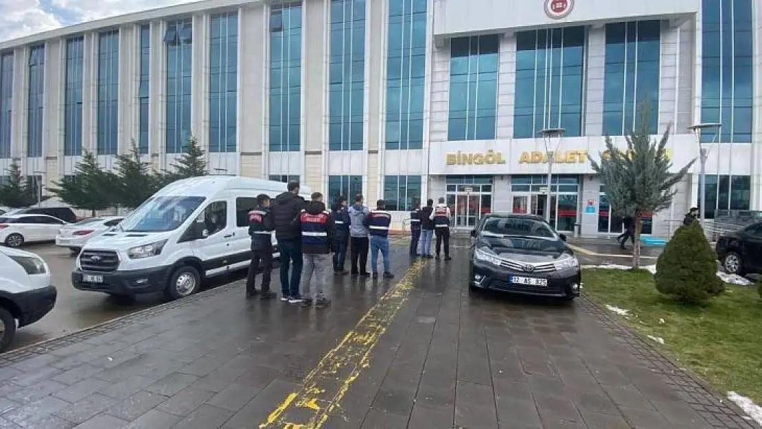 Bingöl'de hırsızlık ve uyuşturucu suçundan aranan 3 şahıs tutuklandı