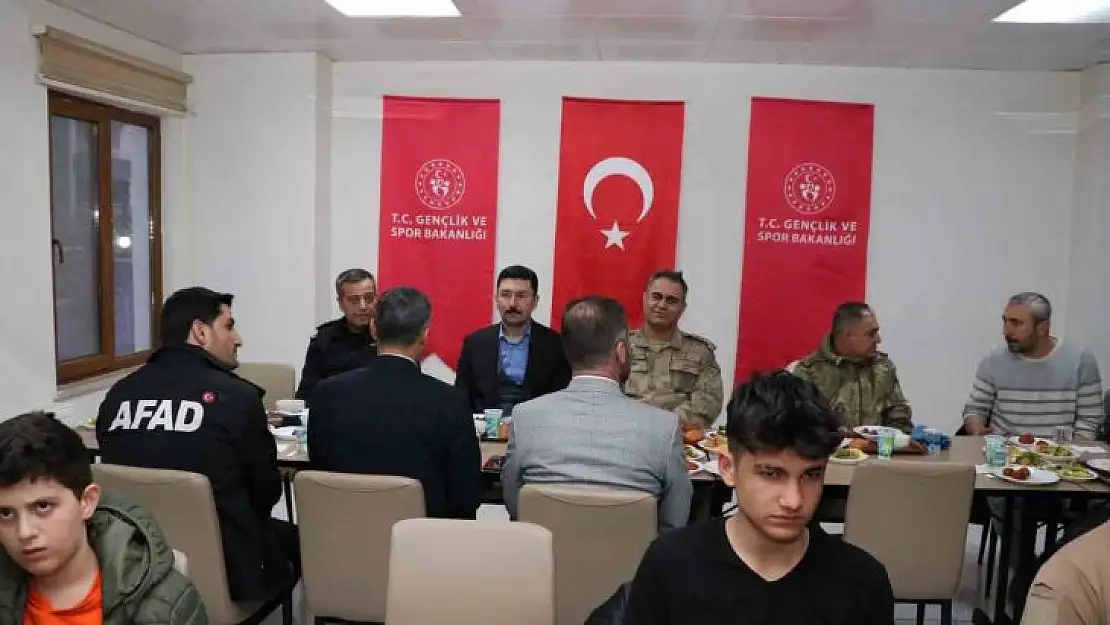 Bingöl'de jandarma depremzedelerle iftarda buluştu