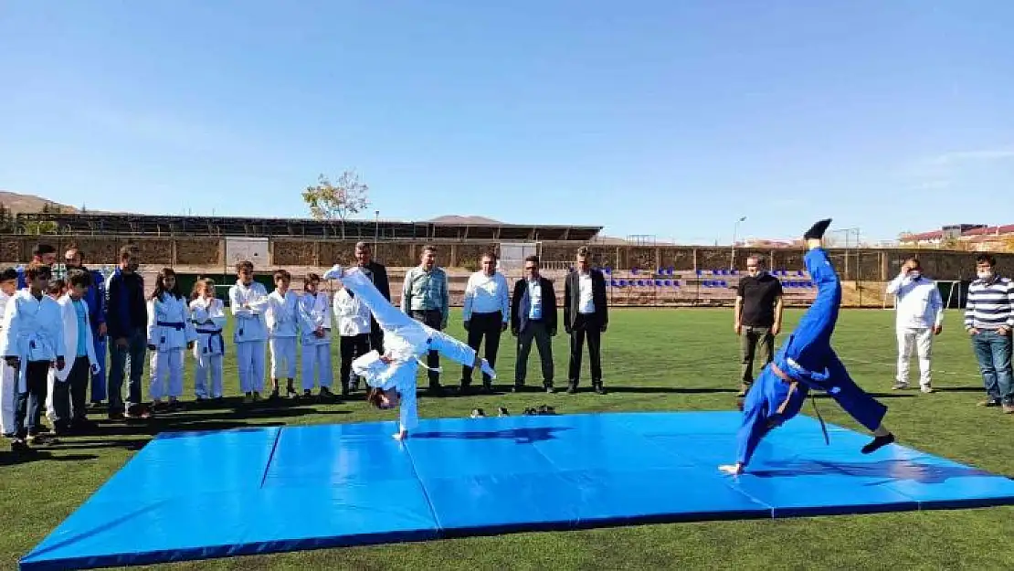 Bingöl'de sosyal desteklerden yararlanan çocuklar doyasıya eğlendi