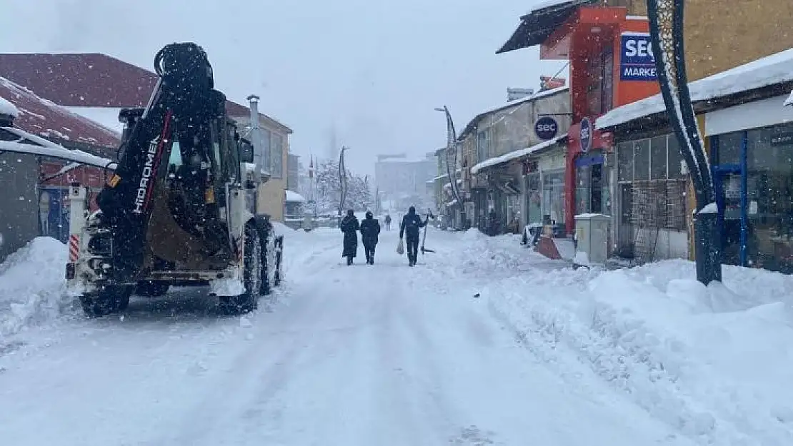 Bingöl'de yeni yılın ilk karı yağdı