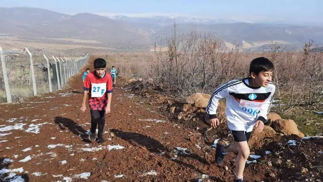 Bingöl'deki kros yarışmasında 289 sporcu ter döktü