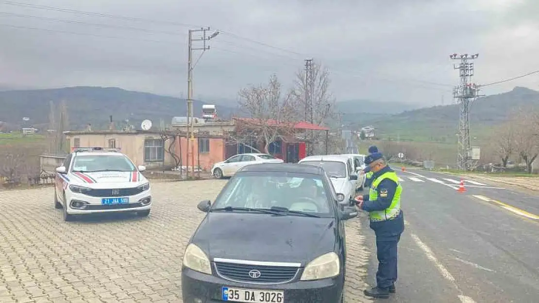 Çermik'te emniyet kemeri takmayanlara geçit verilmiyor