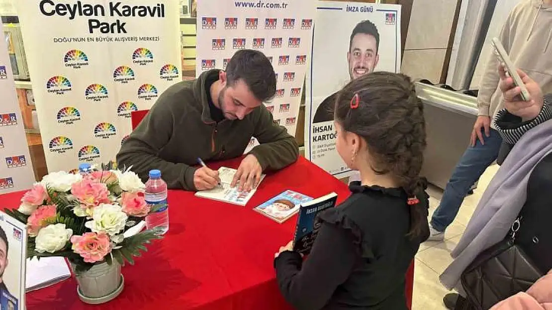 Ceylan Karavil Park ev sahipliğinde genç yazar okuyucuları ile buluştu