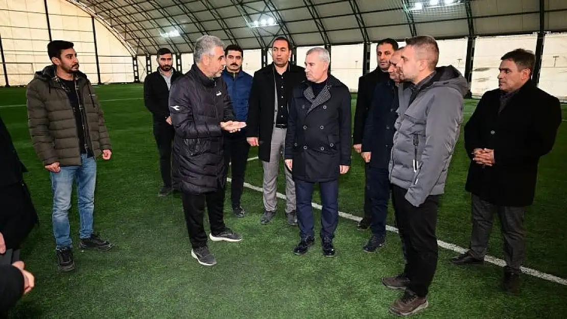 Çınar, Yeşilyurt'taki gençlik ve spor yatırımlarını inceledi