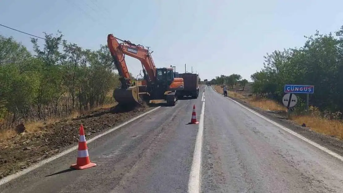 Çüngüş-Çermik arasında yol genişletme çalışması başladı