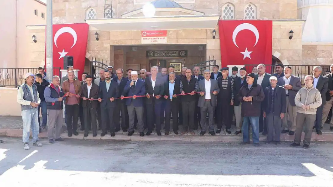 Deprem sonrası yıkılan Hasan Tahsin Paşa Camisi dualarla yeniden ibadete açıldı