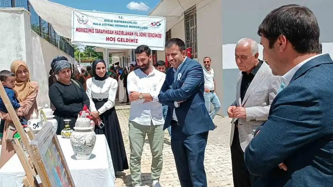 Dicle'de eğitim gören kursiyerler çalışmalarını sergiledi