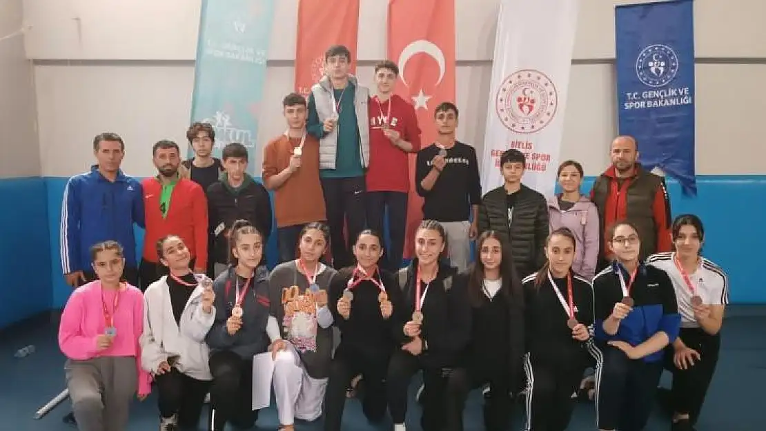 Diyarbakır'a karate de 15 madalya