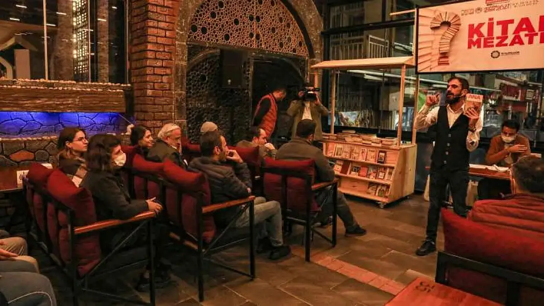 Diyarbakır Büyükşehir Belediyesi 'Kitap Mezatı' düzenledi