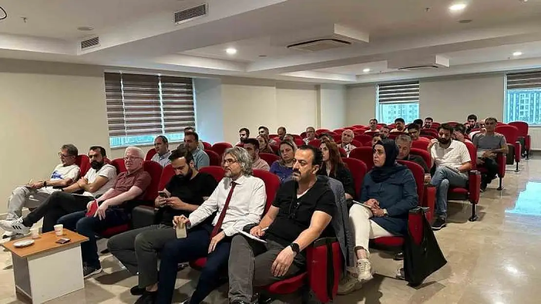 Diyarbakır'da '1. Basamakta Kalp Hastalıkları' konulu seminer