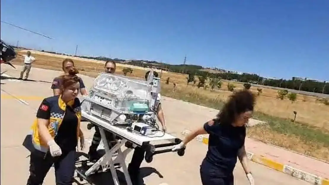 Diyarbakır'da 1 günlük bebek ambulans helikopterle hastaneye sevk edildi