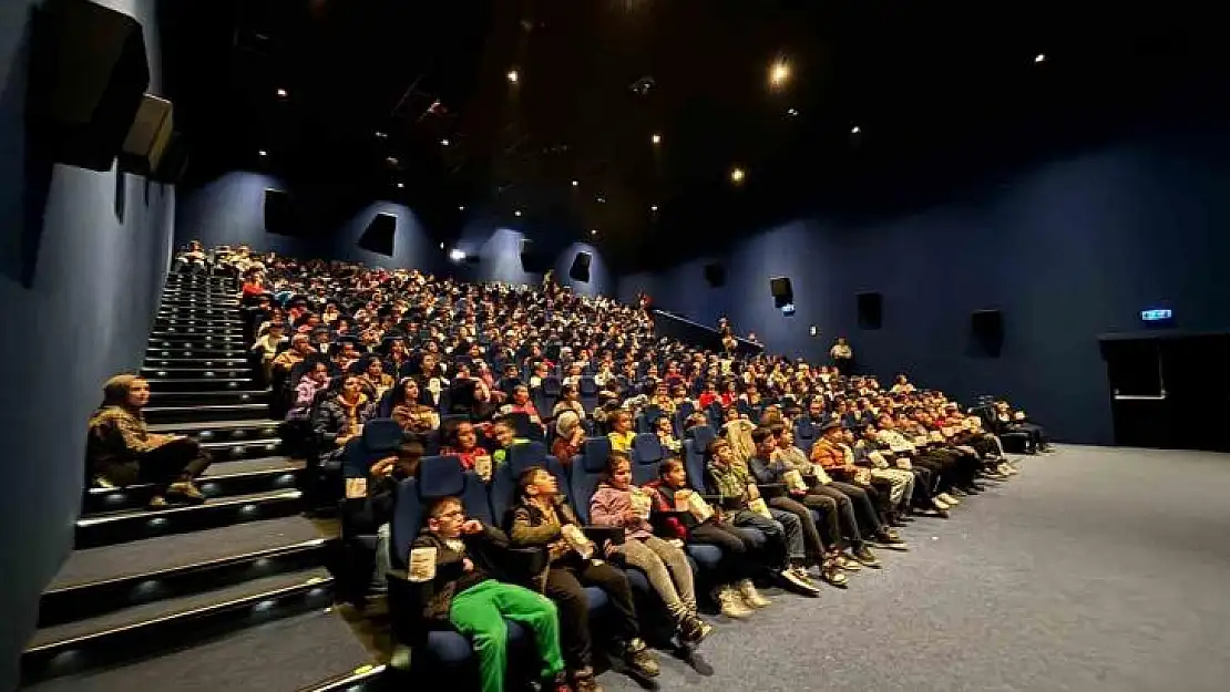 Diyarbakır'da 3 bin 800 öğrenciyi sinema keyfi yaşadı