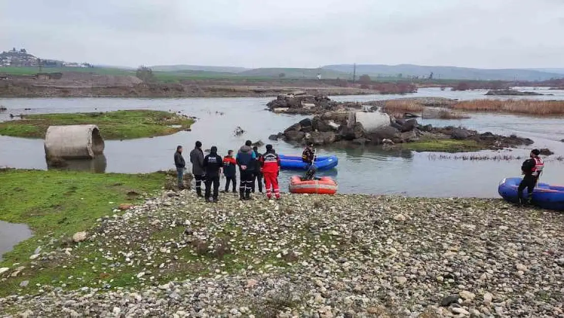 Diyarbakır'da 5 gündür Dicle Nehri'nde kaybolduğu değerlendirilen kişiyi arama çalışmaları devam ediyor