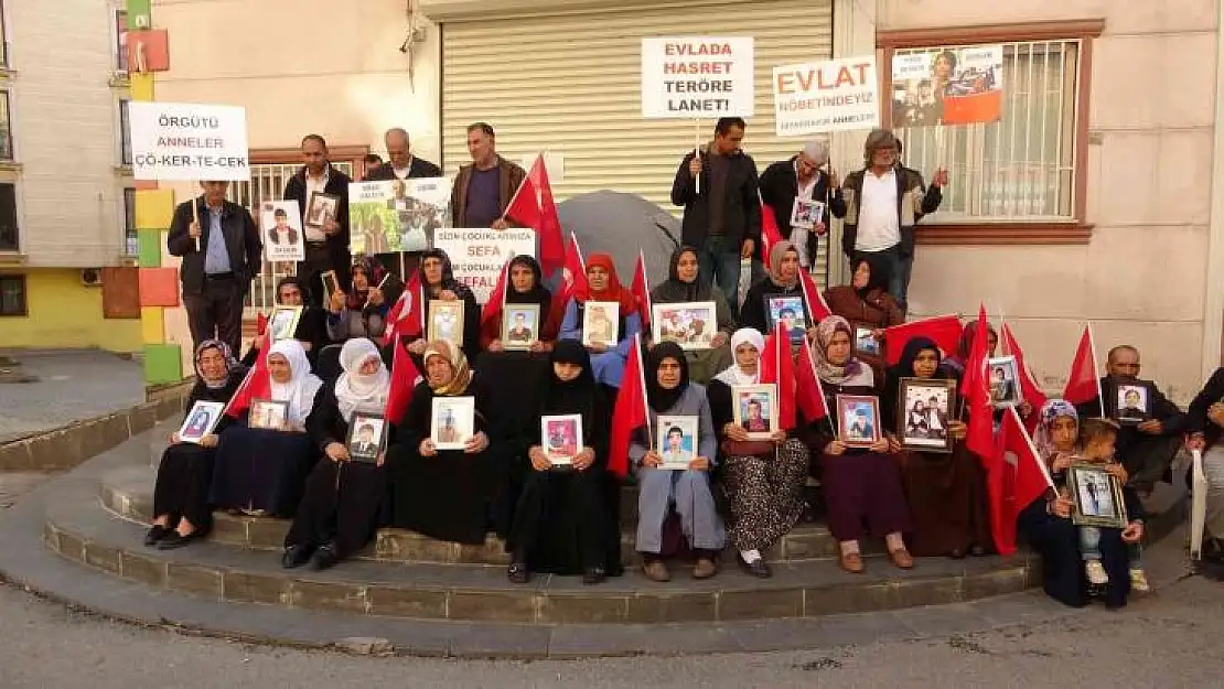 Diyarbakır'da ailelerin evlat nöbeti kararlılıkla devam ediyor