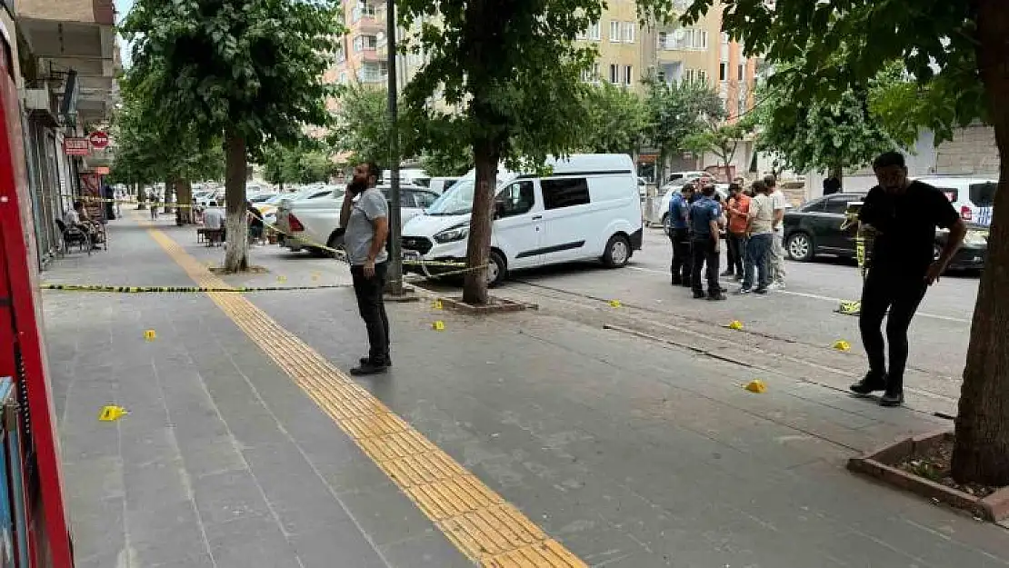 Diyarbakır'da anlaşma masasında silahlar konuştu: 4 yaralı