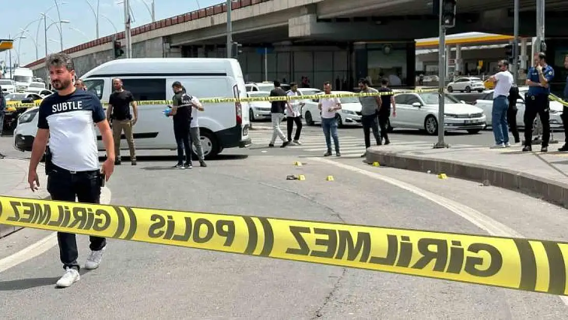 Diyarbakır'da bir avukat, tartıştığı eski eşinin yakınını silahla yaraladı