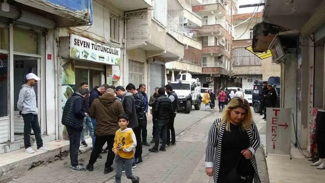 Diyarbakır'da bir şüpheliden, husumetlisinin arkadaşına silahlı saldırı