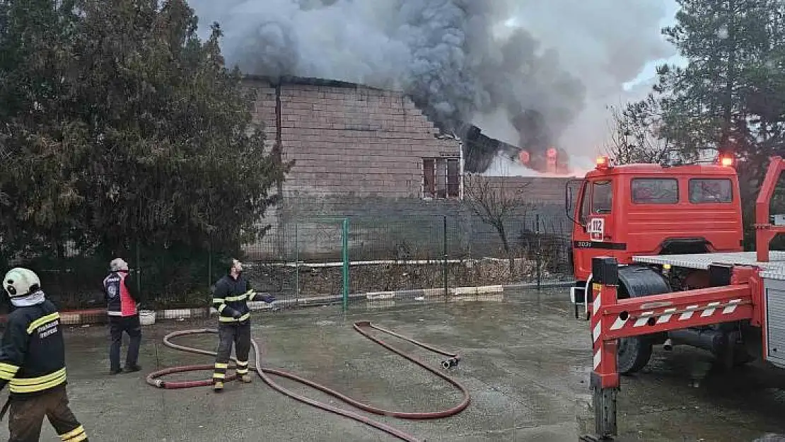 Diyarbakır'da depo yangını