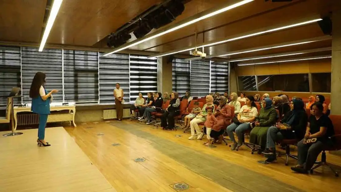 Diyarbakır'da ebeveynlere yönelik seminerler devam ediyor