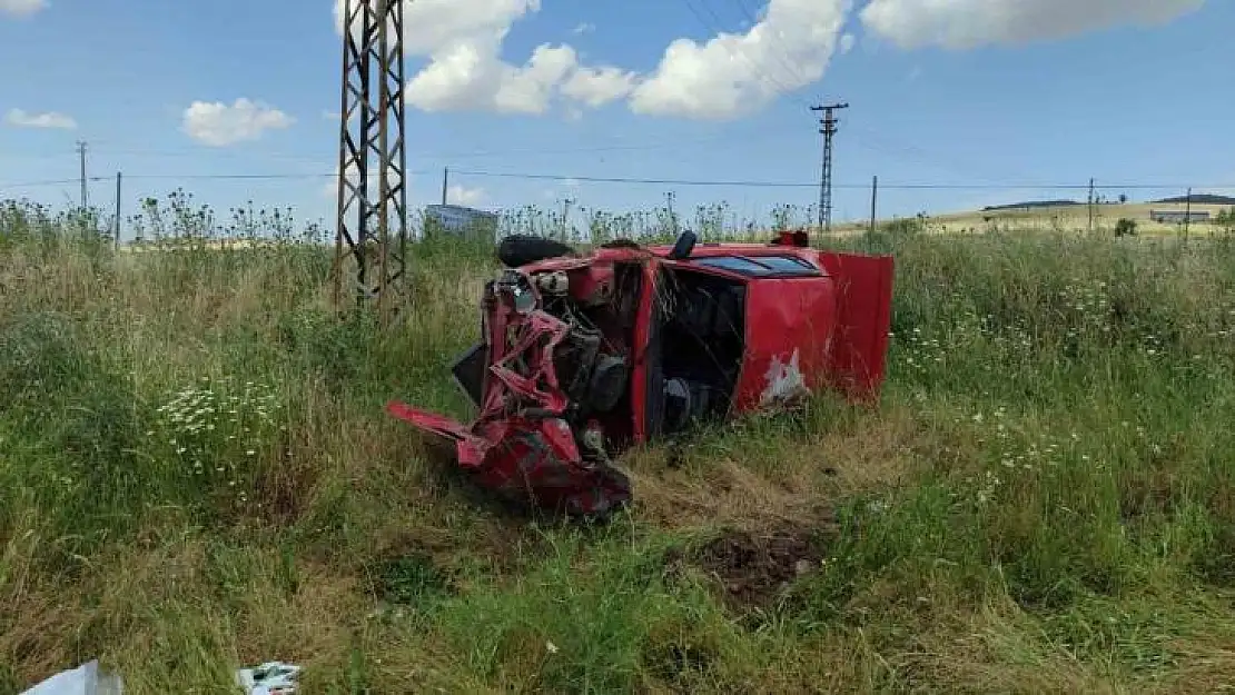 Diyarbakır'da feci kaza: 1 ölü, 2 ağır yaralı