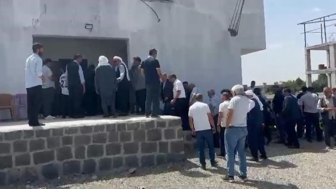 Diyarbakır'da iki aşiret arasındaki husumet iş adamı Çubuk'un aracılığıyla son buldu