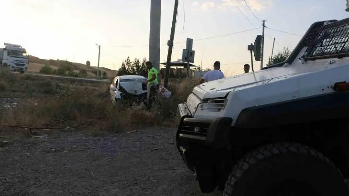 Diyarbakır'da iki ayrı kaza: 1 ölü, 8 yaralı