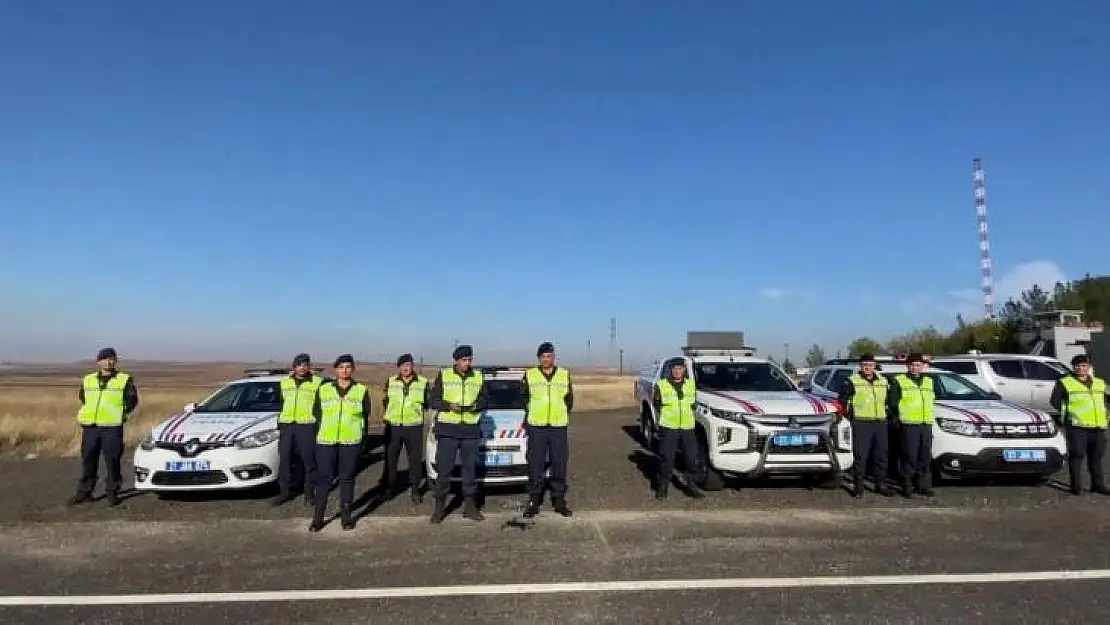 Diyarbakır'da jandarma ekiplerinden dronlu denetim