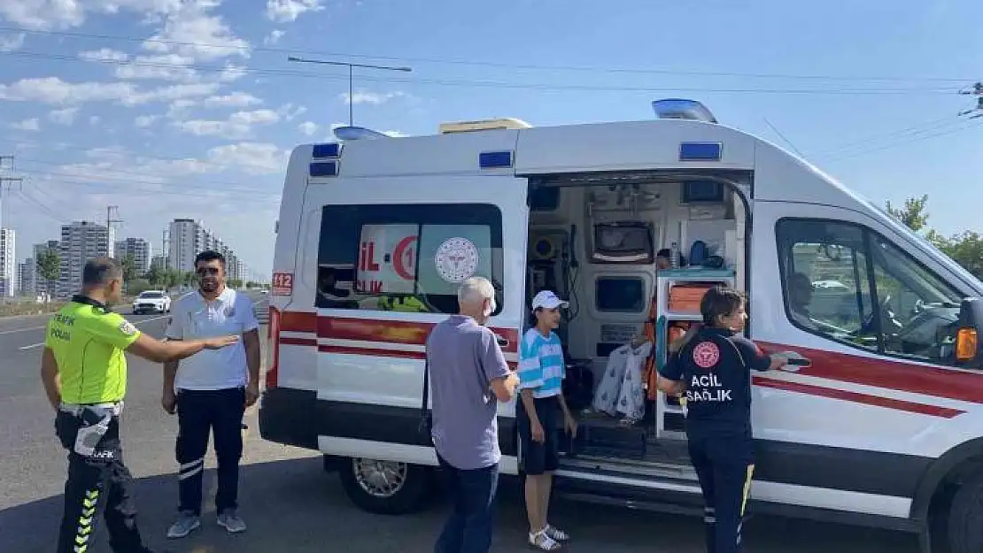 Diyarbakır'da kızını sınava götüren aile kaza yaptı: 3 yaralı